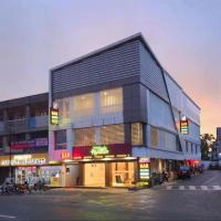 Park Residency Koothattukulam Kuttattukulam ภายนอก รูปภาพ