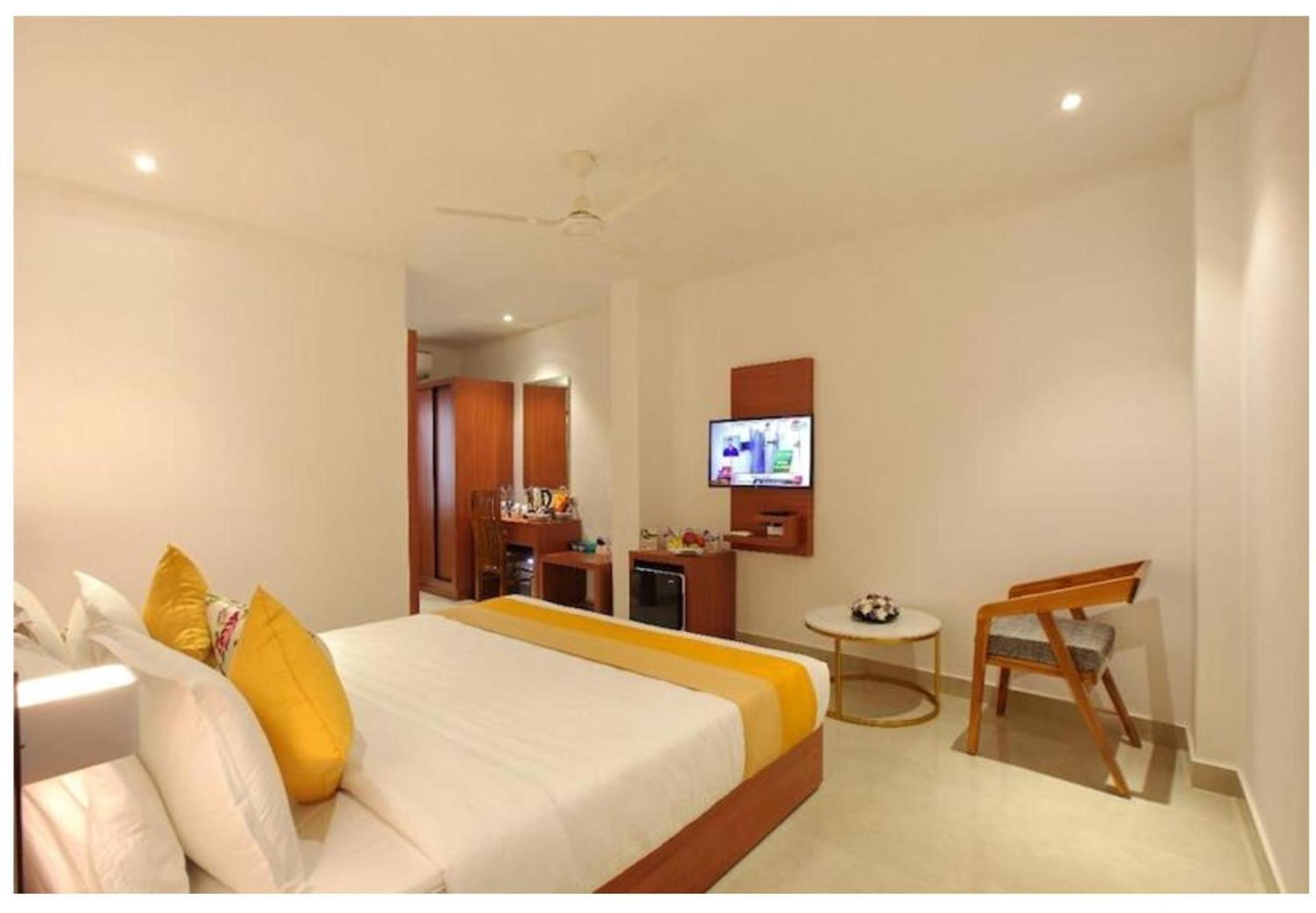 Park Residency Koothattukulam Kuttattukulam ภายนอก รูปภาพ
